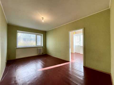 квартира за адресою Космонавтів вул., 122-А