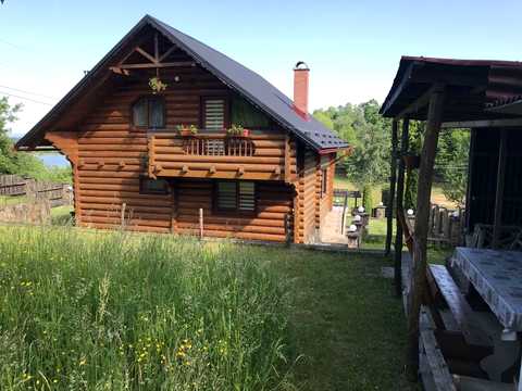 дом по адресу Центральна ул.