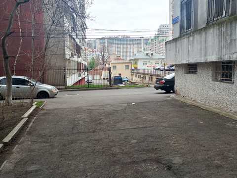 комерційна за адресою Світлий пров., 14