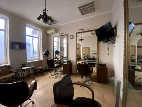 коммерческая по адресу Театральная пл., 3