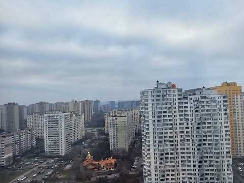 комерційна за адресою Драгоманова вул., 6-А