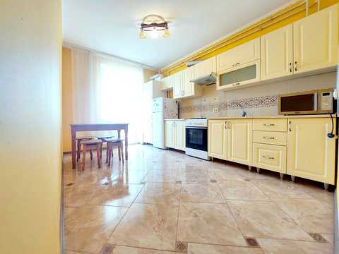 квартира за адресою Демянська, 24