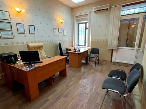 комерційна за адресою Велика Арнаутська вул., 18