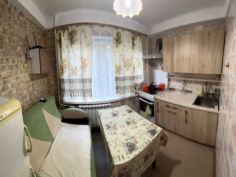 квартира за адресою Дніпровська вул., 8