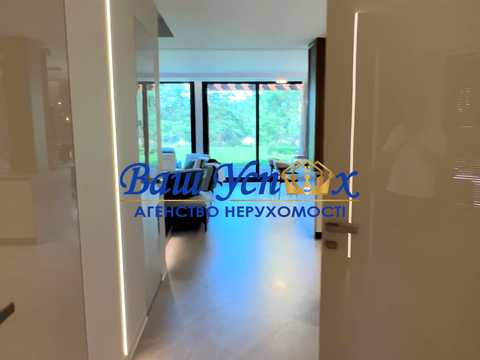 будинок за адресою Набережна вул., 77