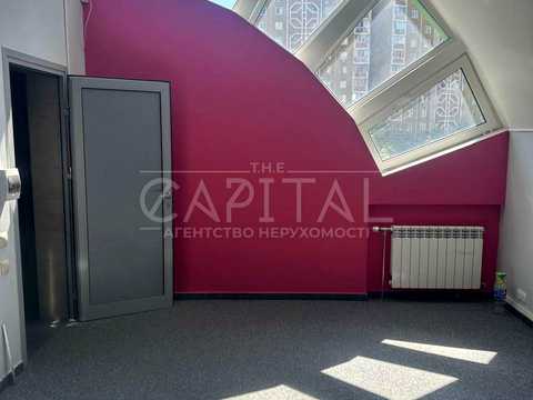 комерційна за адресою Анни Ахматової вул., 46