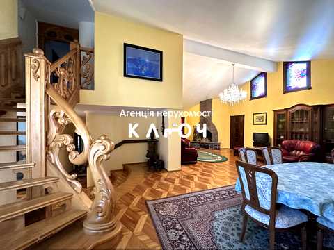 будинок за адресою Виноградний