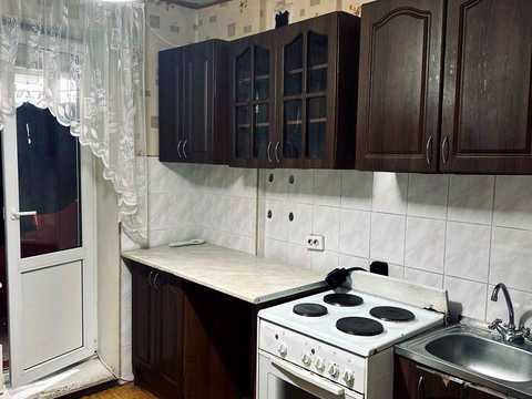 кімната за адресою Азербайджанська вул. (Бакинських Комісарів), 8-Б