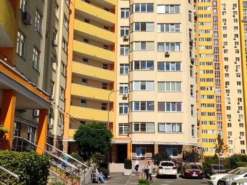 квартира по адресу Сім'ї Кульженків ул. (Петра Дегтяренка), 35