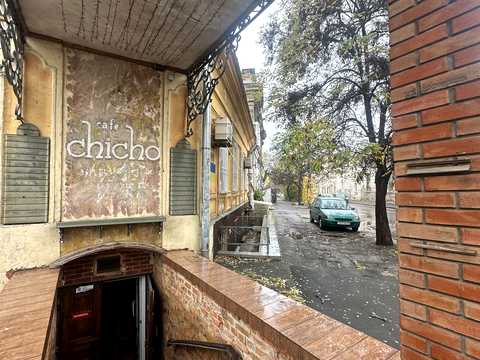 комерційна за адресою Мечникова вул., 52
