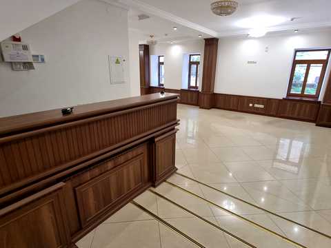 комерційна за адресою Володимирська вул., 63