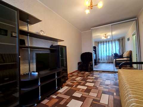 квартира по адресу Строителей ул., 14