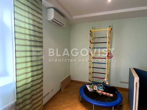 будинок за адресою с. Софіївська Борщагівка, Кучанська