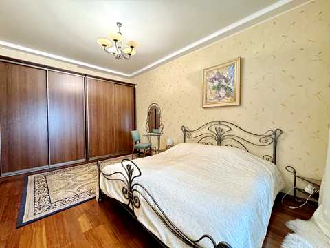 квартира за адресою Мостобудівників вул., 17