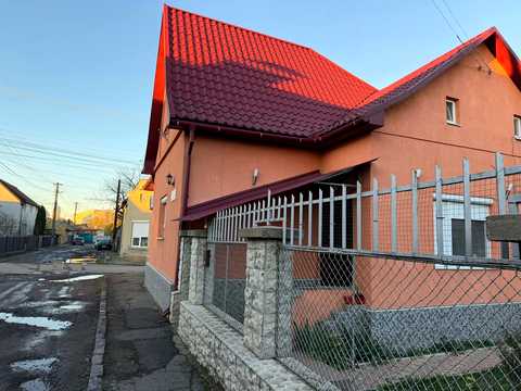 дом по адресу Олега Ольжича ул. (Івана Лобачевського)