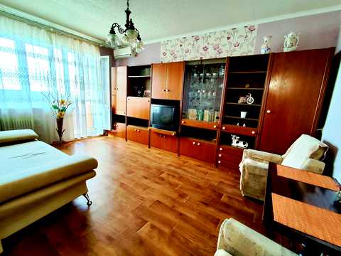 квартира за адресою Космічна вул., 11