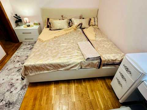 квартира за адресою Анни Ахматової вул., 14-Б
