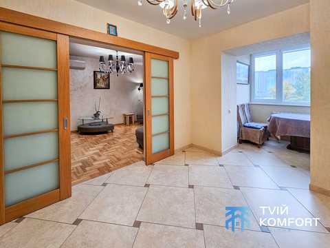 квартира за адресою Ревуцького вул., 5