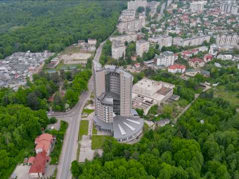 комерційна за адресою Городище вул., 1А