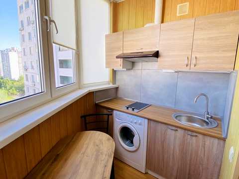 квартира за адресою Анни Ахматової вул., 16-Б