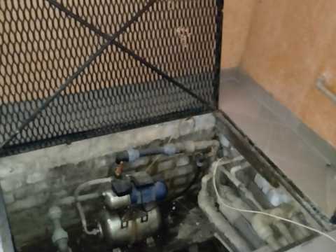 комерційна за адресою Центральна, 1