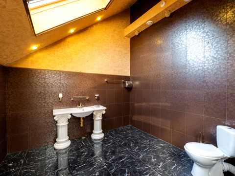 комерційна за адресою Васильківська вул., 29