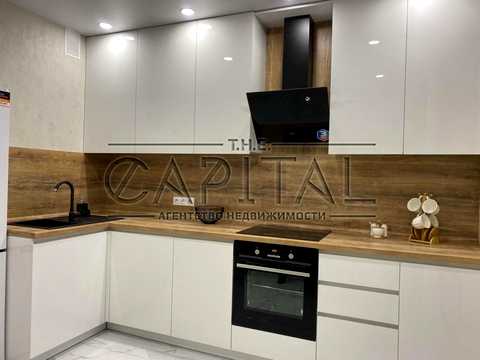 квартира за адресою Драгоманова вул., 10