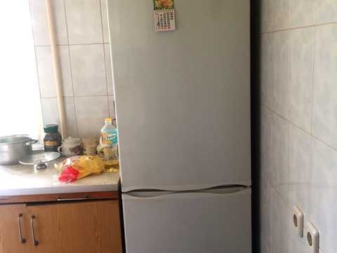 кімната за адресою Київ, Ореста Левицького вул. (Академіка Курчатова), 18
