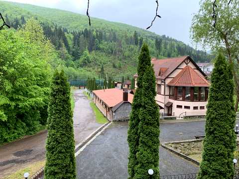 комерційна за адресою Центральна, 50