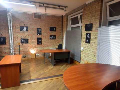 комерційна за адресою Михайла Стельмаха вул., 7/2