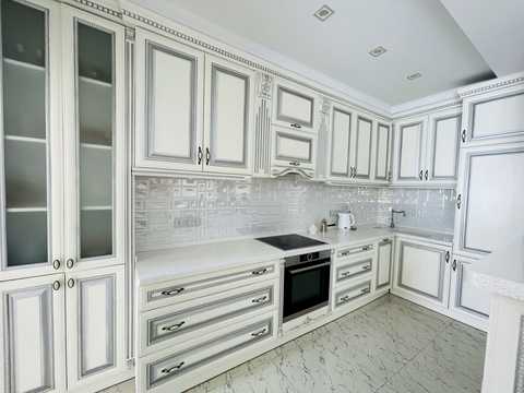 квартира за адресою Анни Ахматової вул., 30