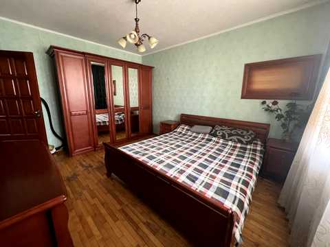 квартира за адресою Анни Ахматової вул., 15