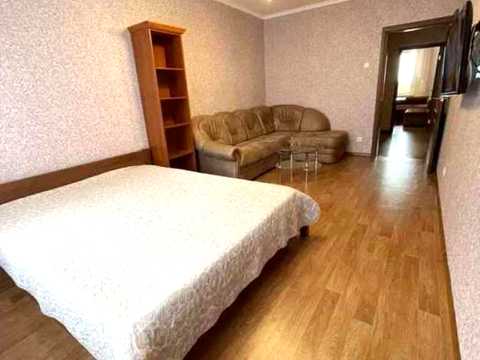 квартира по адресу Софии Русовой ул., 1