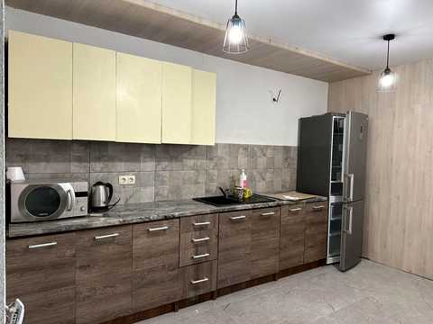 квартира за адресою Героїв Крут вул., 4а