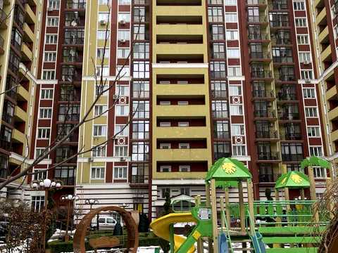 квартира за адресою Українська вул., 83б