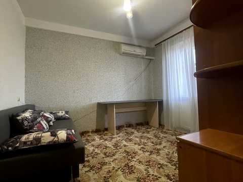 квартира за адресою Богатирська вул., 18