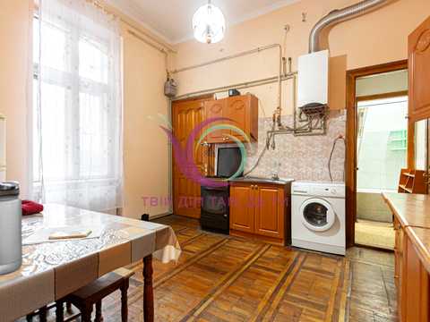 квартира за адресою Михайла Драгоманова вул., 8