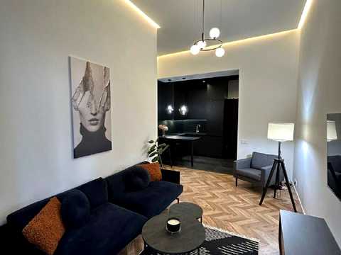 квартира по адресу Театральная ул., 3