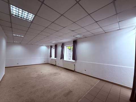 комерційна за адресою Міклоша Берчені вул., 5