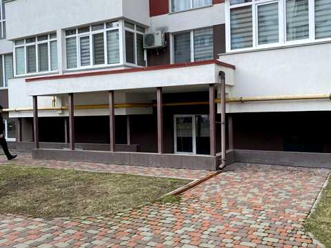 комерційна за адресою Єдності вул., 4
