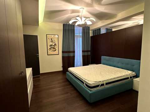 квартира за адресою Раїси Окіпної вул., 18