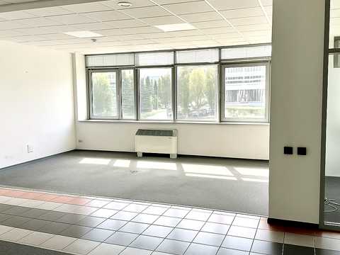 комерційна за адресою Спортивна пл., 3в