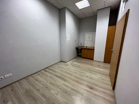 комерційна за адресою Ованеса Туманяна вул., 15-А