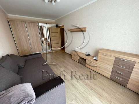 квартира по адресу Драгоманова ул., 10