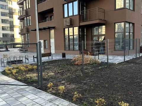 комерційна за адресою Родини Крістерів вул., 14-В