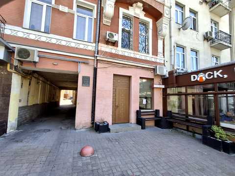 комерційна за адресою Київ, Володимирська вул., 81-А