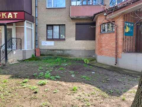 комерційна за адресою Івана Франка вул., 1