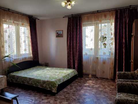 квартира за адресою Анни Ахматової вул., 48