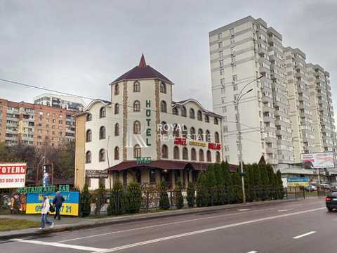 комерційна за адресою Набережна вул., 2
