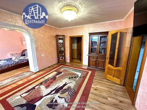 комерційна за адресою смт. Лужани, Центральна, 56